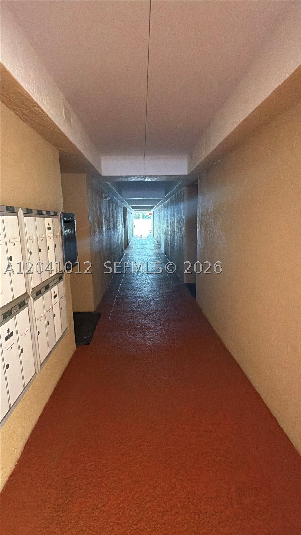 619 E Sheridan St – photo 3