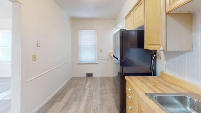 710 East Avenue F – photo 2