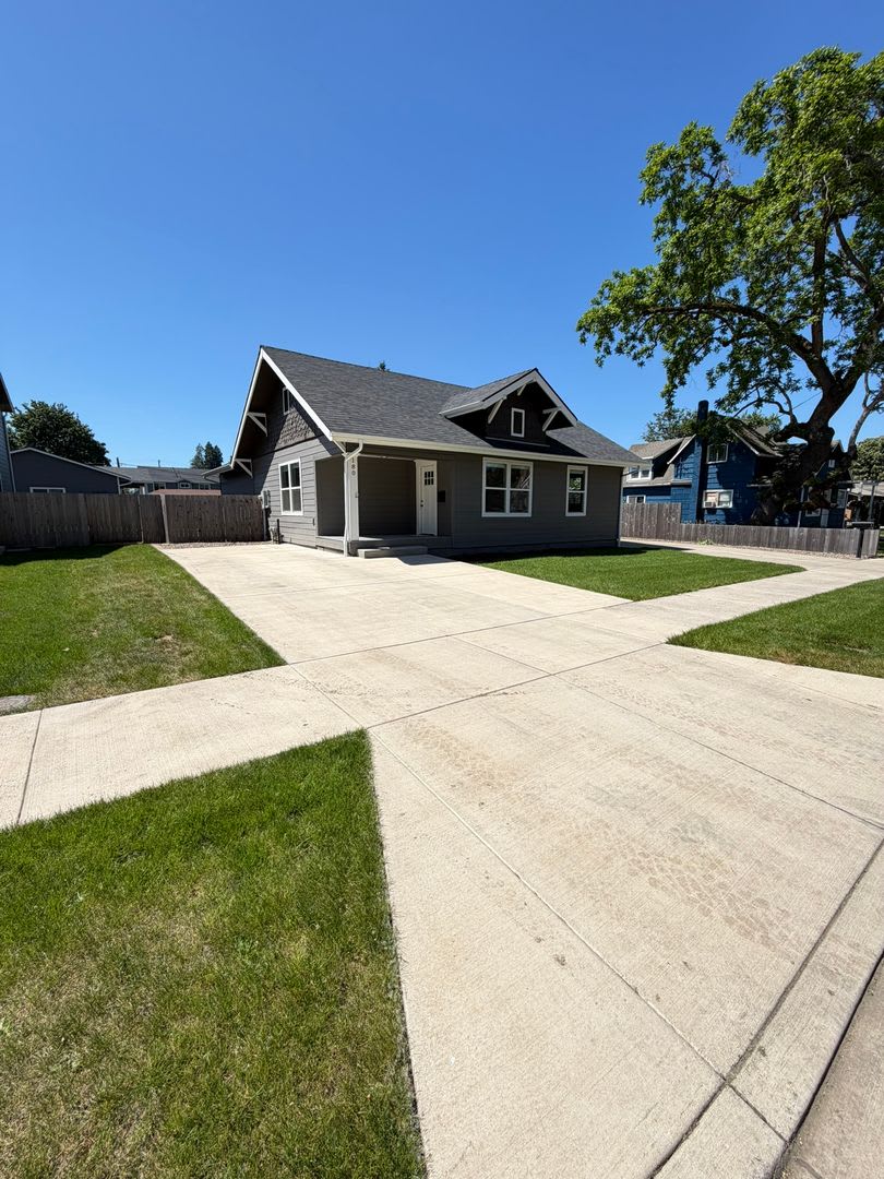 Remodeled 3 Bedroom House! – photo 1