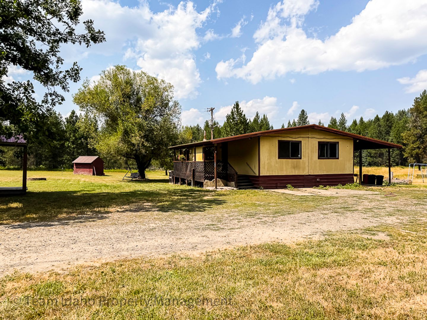 Country Living! 3 Bed/ 2 Bath single family home in Fernwood Idaho – photo 2