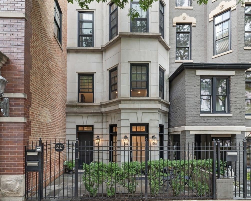 22 E Division Street – photo 2