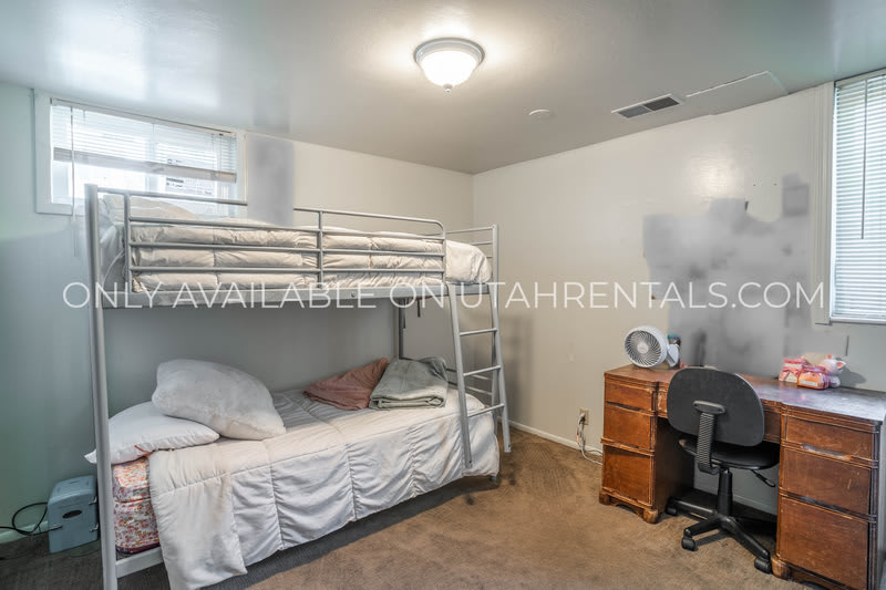 547 E 400 N – photo 5