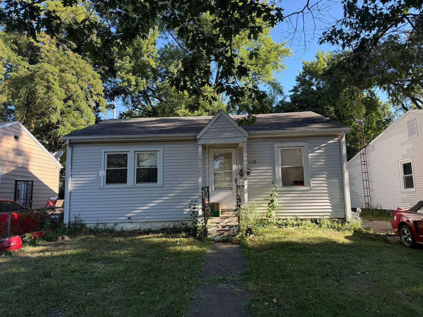 2133 E. Monroe Street – photo 1