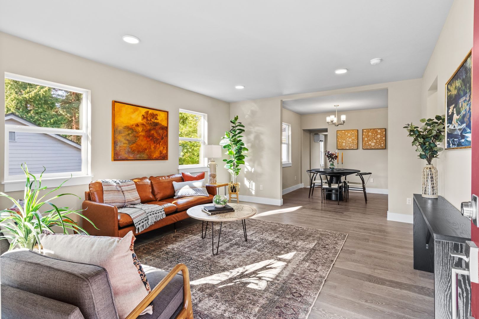 Beautifully Renovated 4BR Home in North Seattle! – photo 3