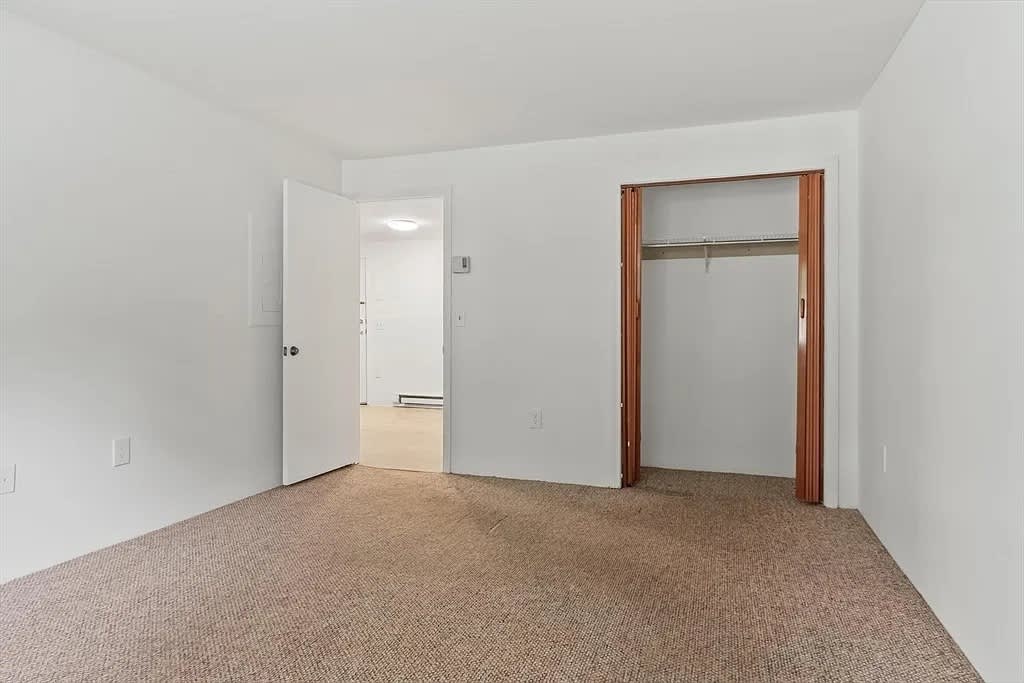 56 Edgeworth St Unit 4 – photo 2