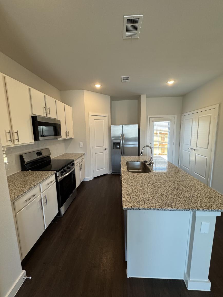 361 Elevon Pkwy. – photo 2