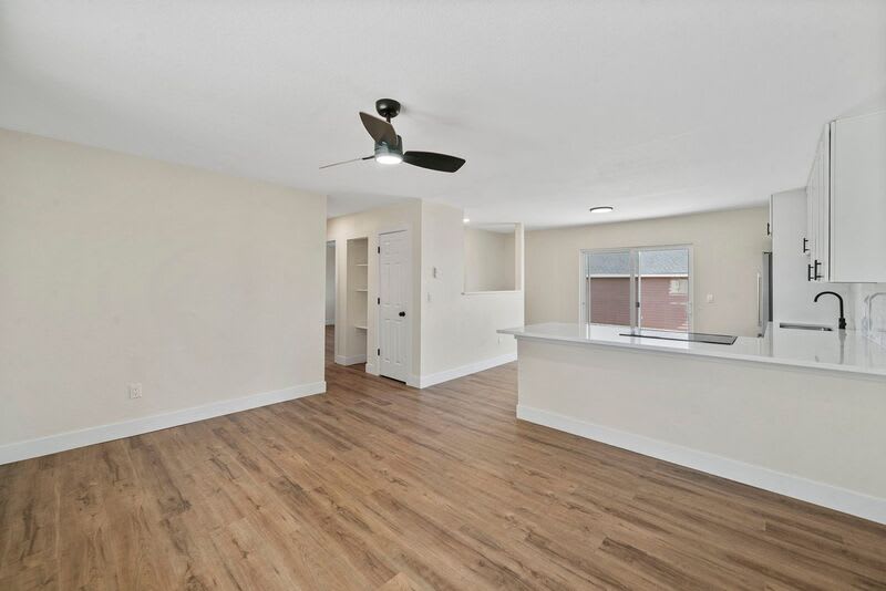 6364 Julian St – photo 5