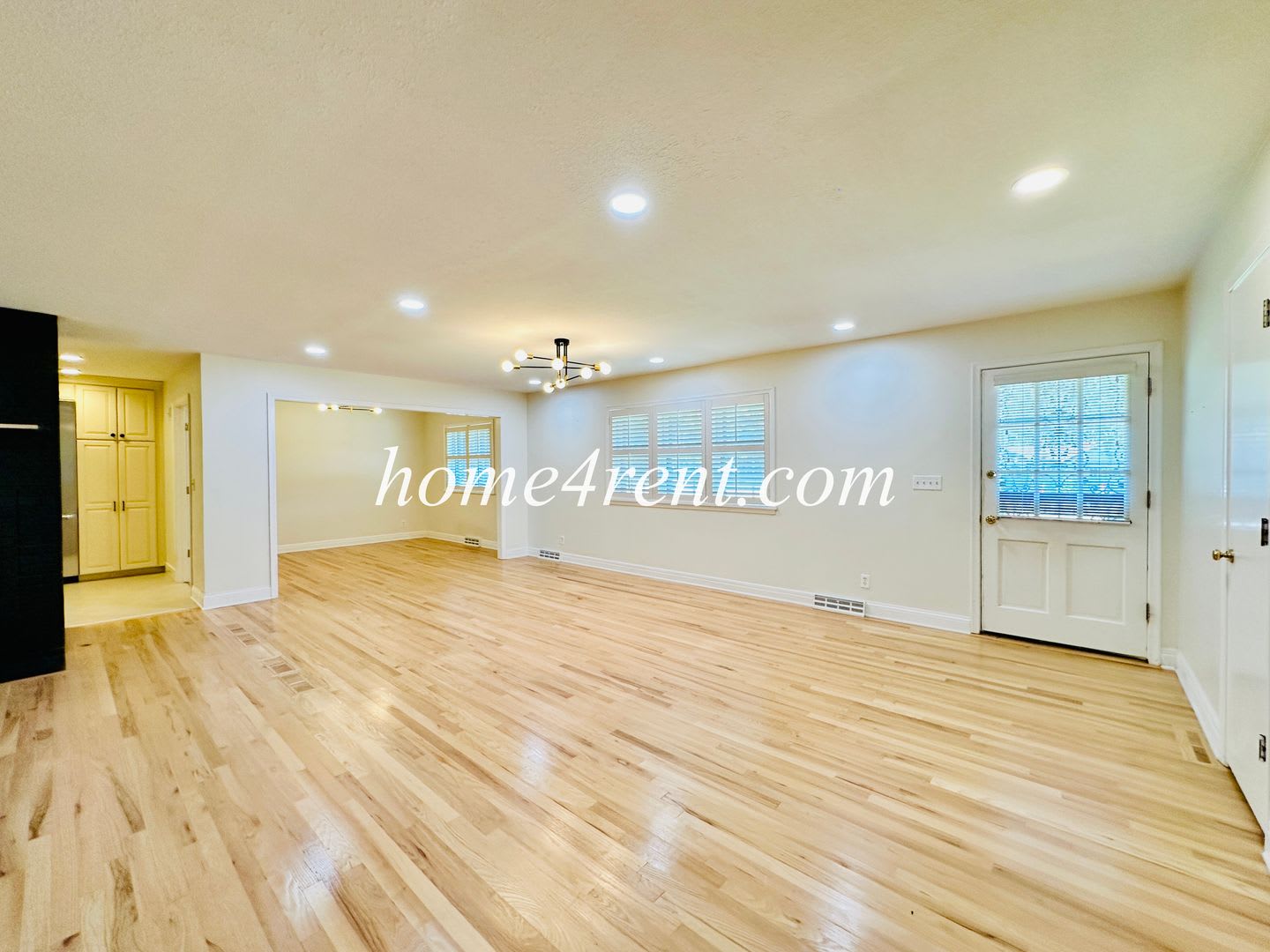 Gorgeous Home In South Kc Featuring An Updated Kitchen Multiple Living Spaces Wood Floors And A Fenced Yard – photo 5