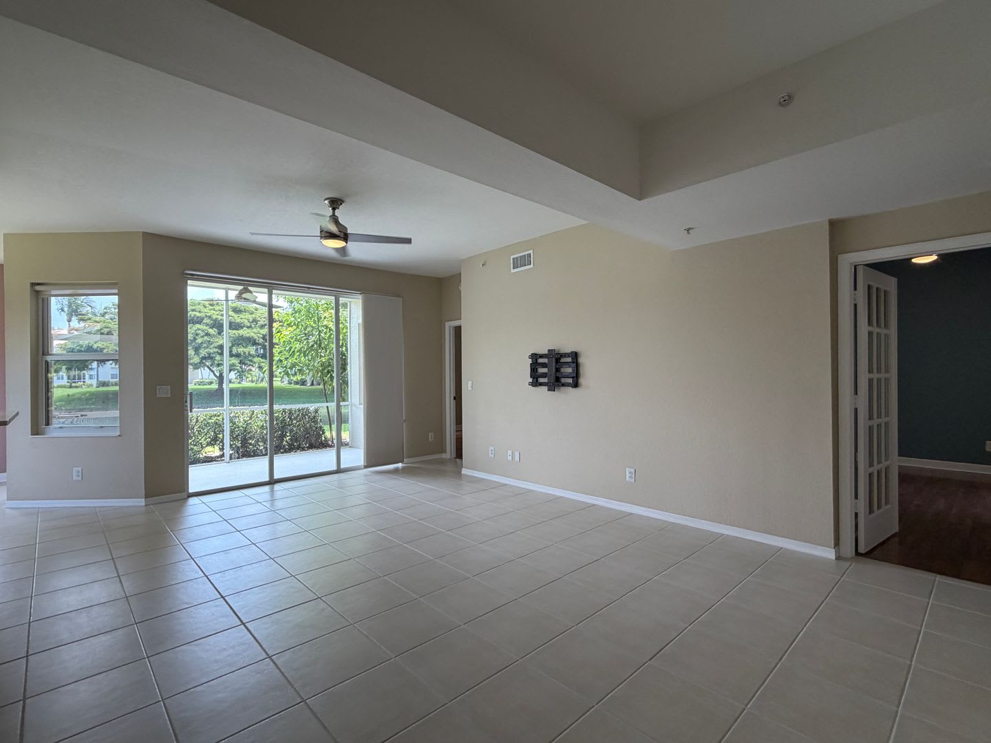 Annual Rental 3 Bed 2 Bath Condo With 1 Car Garage In Dover Place – photo 3