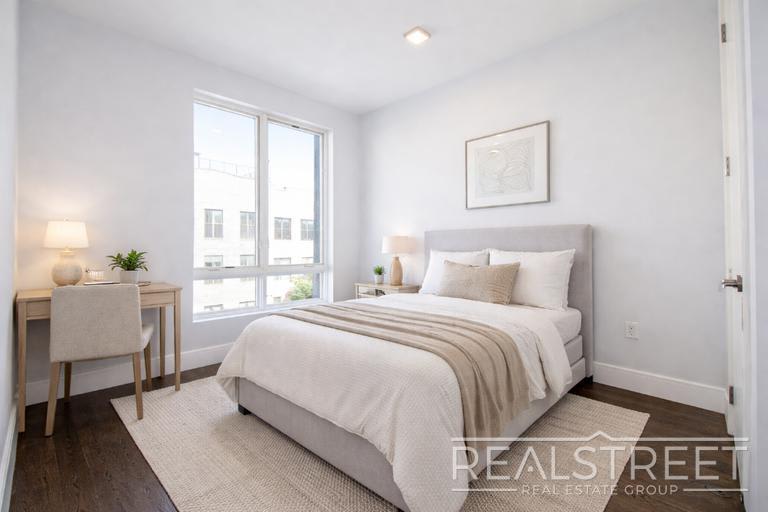 100 Himrod St – photo 4