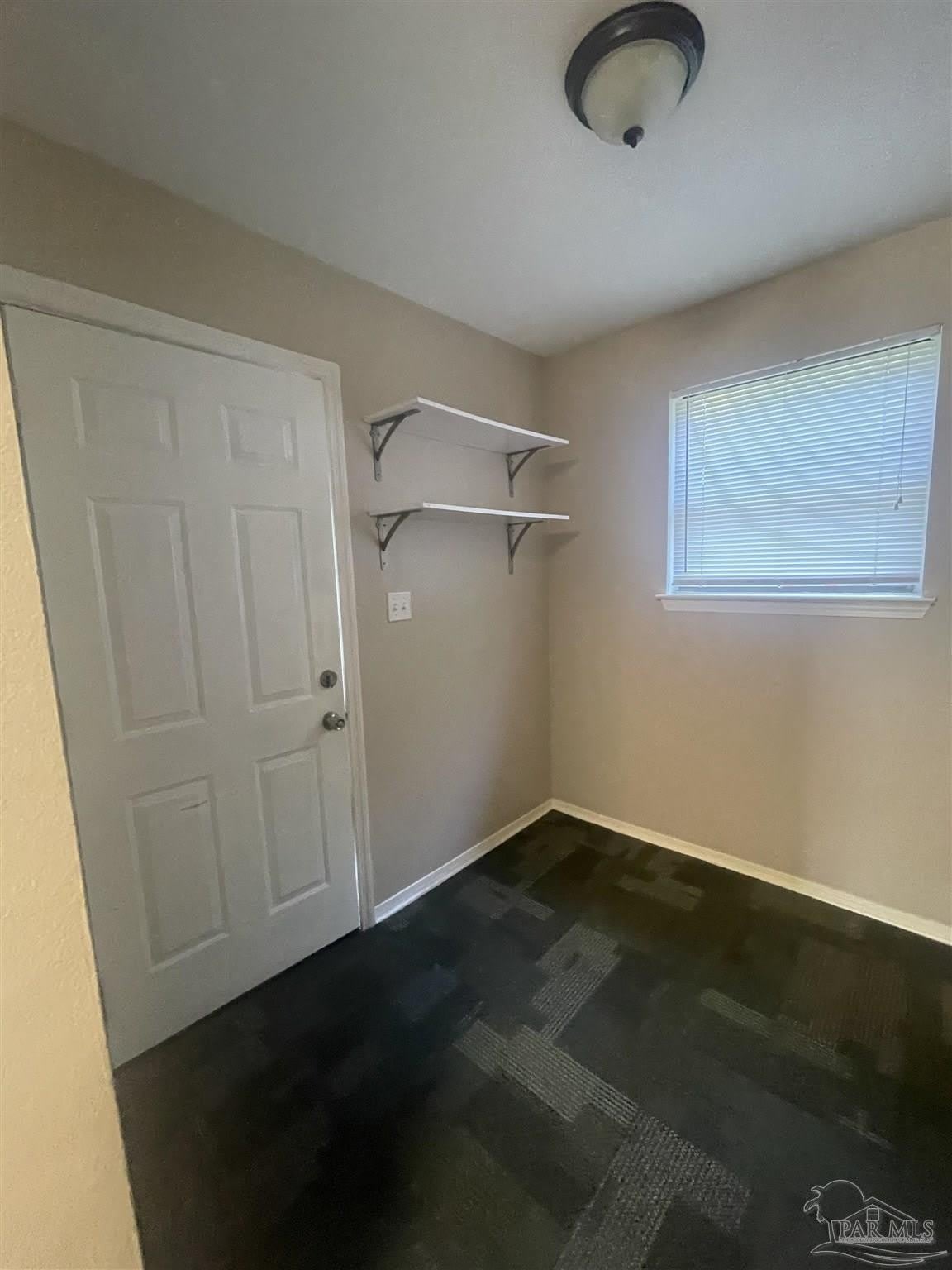 10047 Hillview Rd – photo 4
