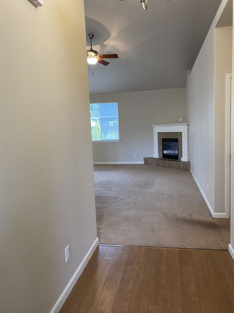 Charming Newer Build in The Reserve – Junction City Gem! – photo 5