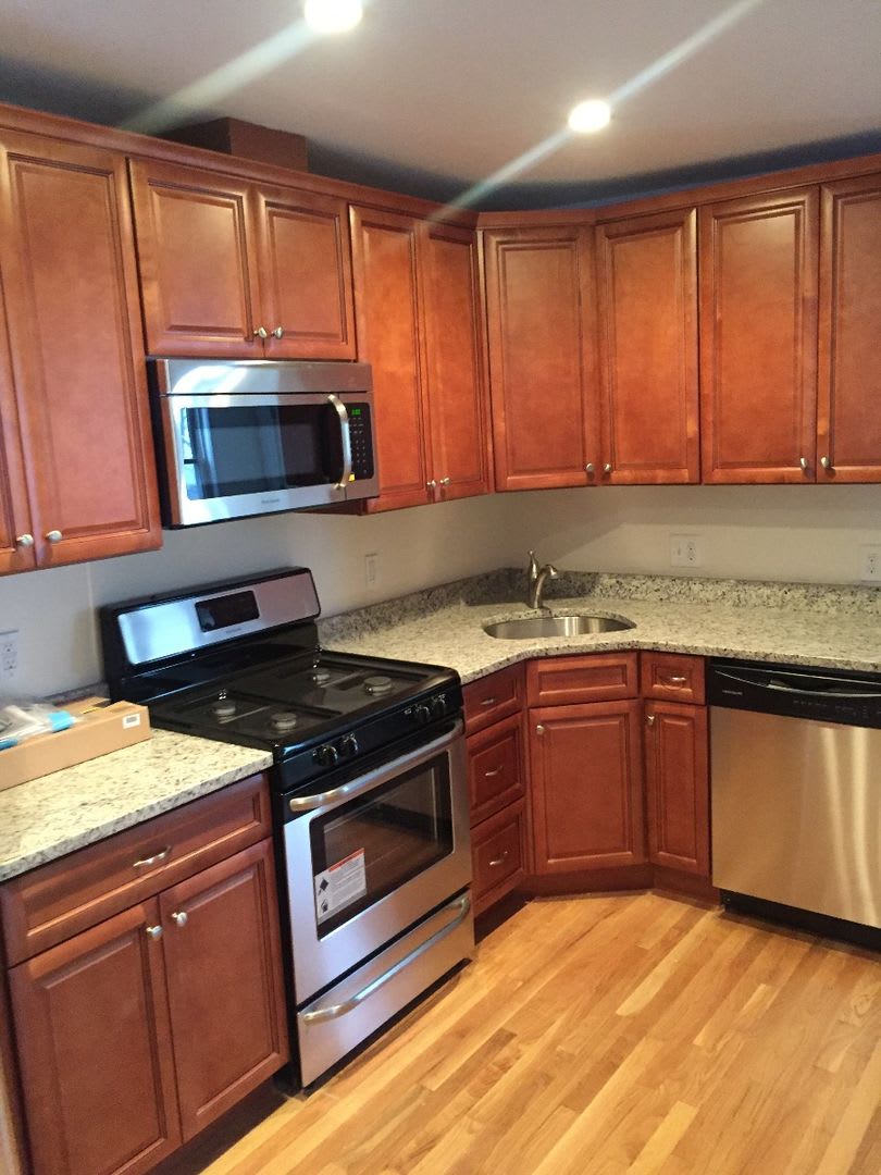 Charming 3 Bedroom-No Broker Fee – photo 2