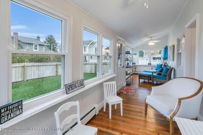 519 1/2 St Clair Avenue – photo 2