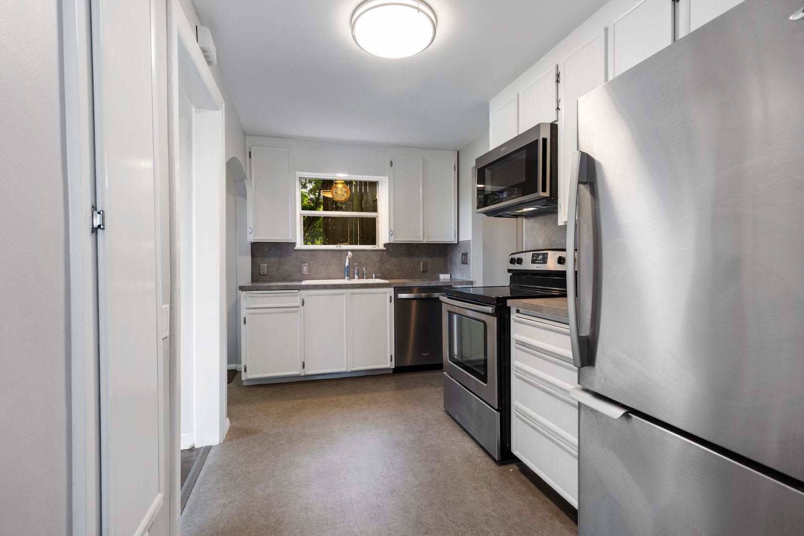 2 Weeks Free Historic Laurelhurst Home Quiet Neighborhood Stunning Water View 4 Mins To U Village Uw – photo 4
