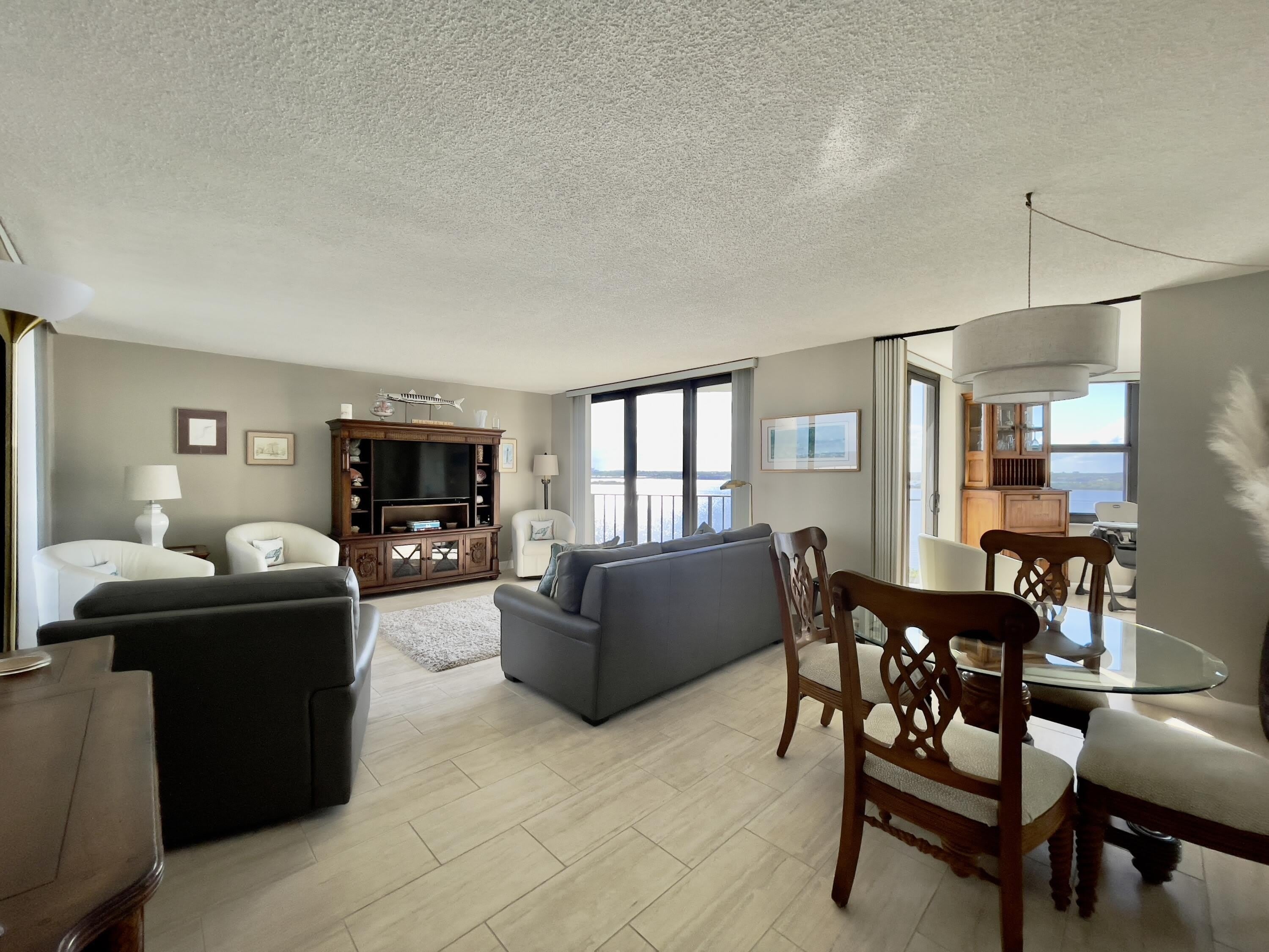 5420 N Ocean Avenue – photo 2