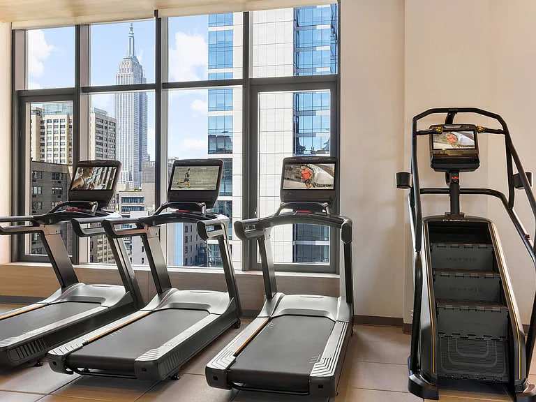 254 E 39th St Apt 16A – photo 4