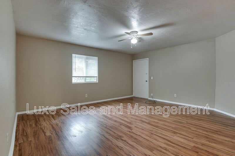 6026 NW Expressway – photo 4