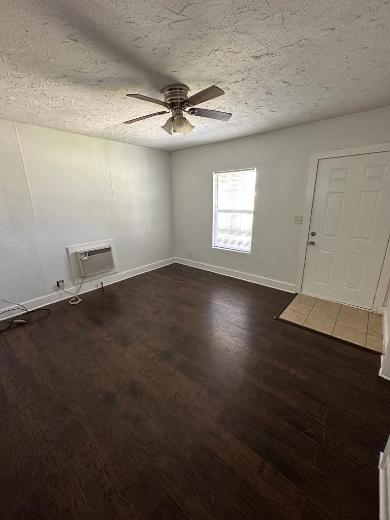 1602 NW 16th – photo 4