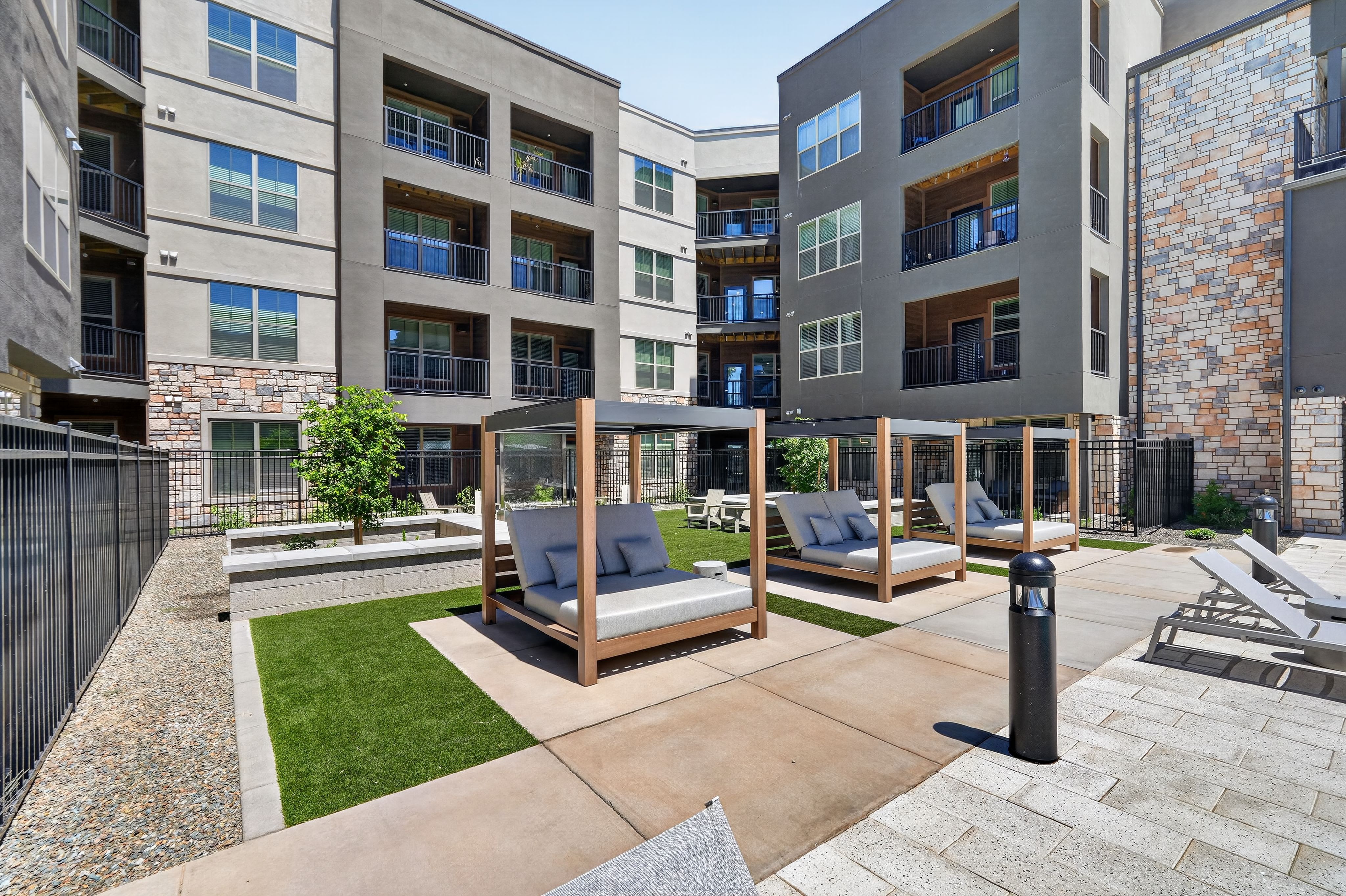Refinery at Pointe17 – photo 3