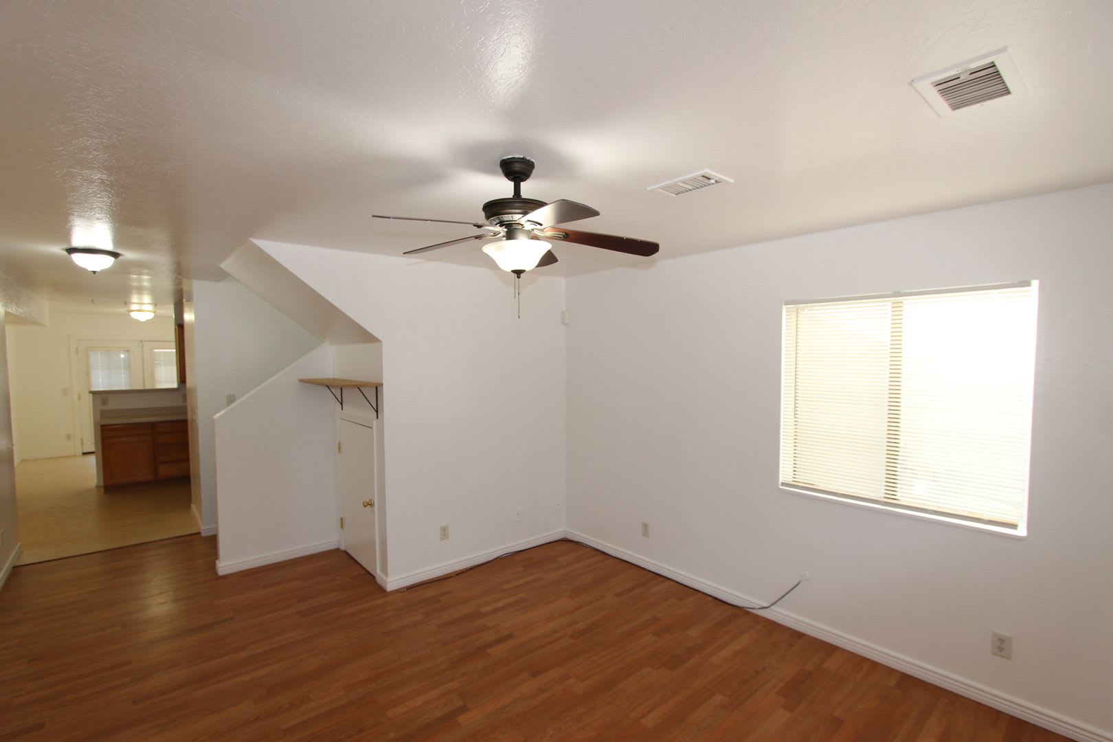 4 Bedroom Townhome With Fenced Backyard Main Level Bedroom – photo 2