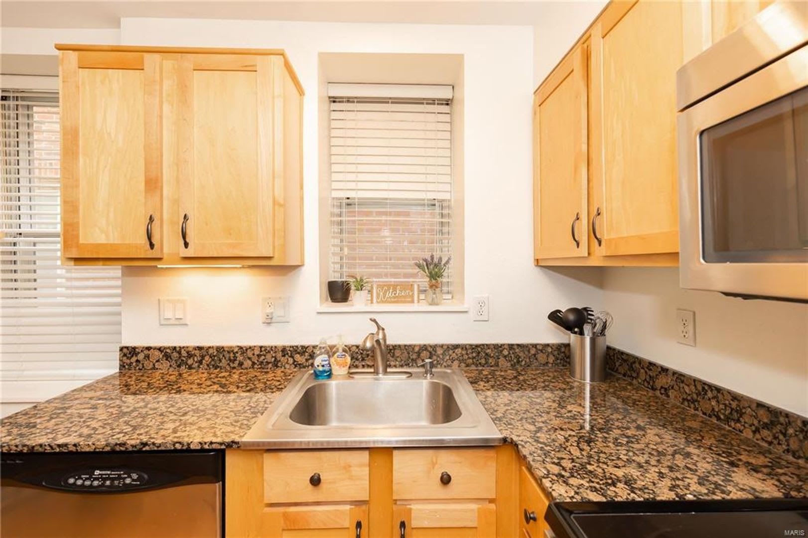 5350 PERSHING AVENUE #2A – photo 3