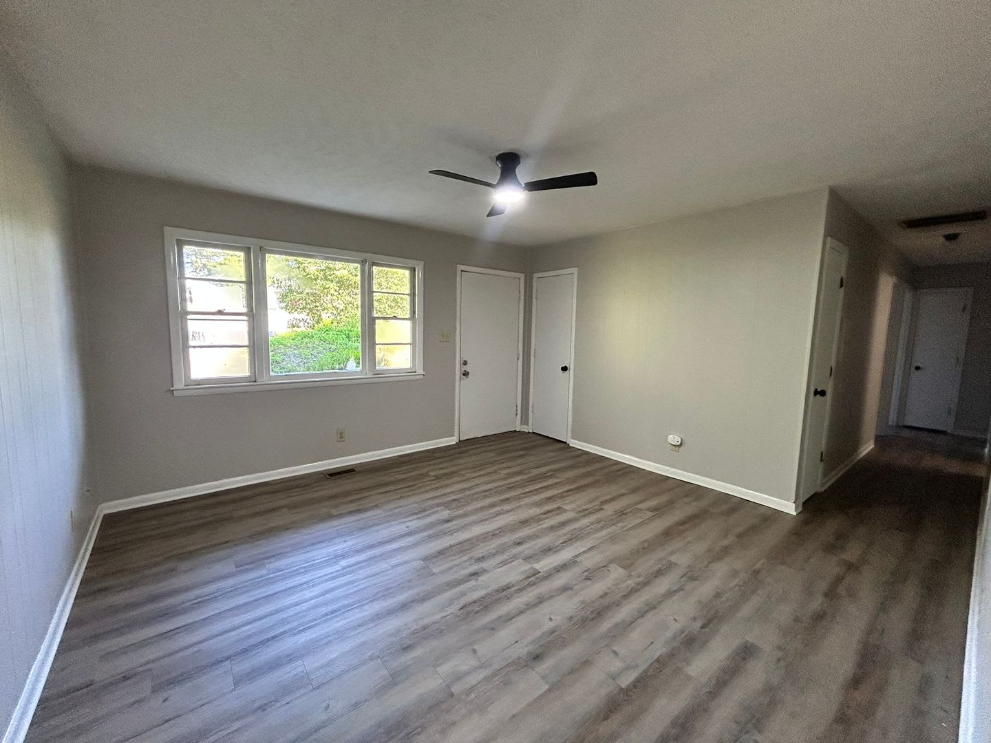 745 Rustland Dr. – photo 2
