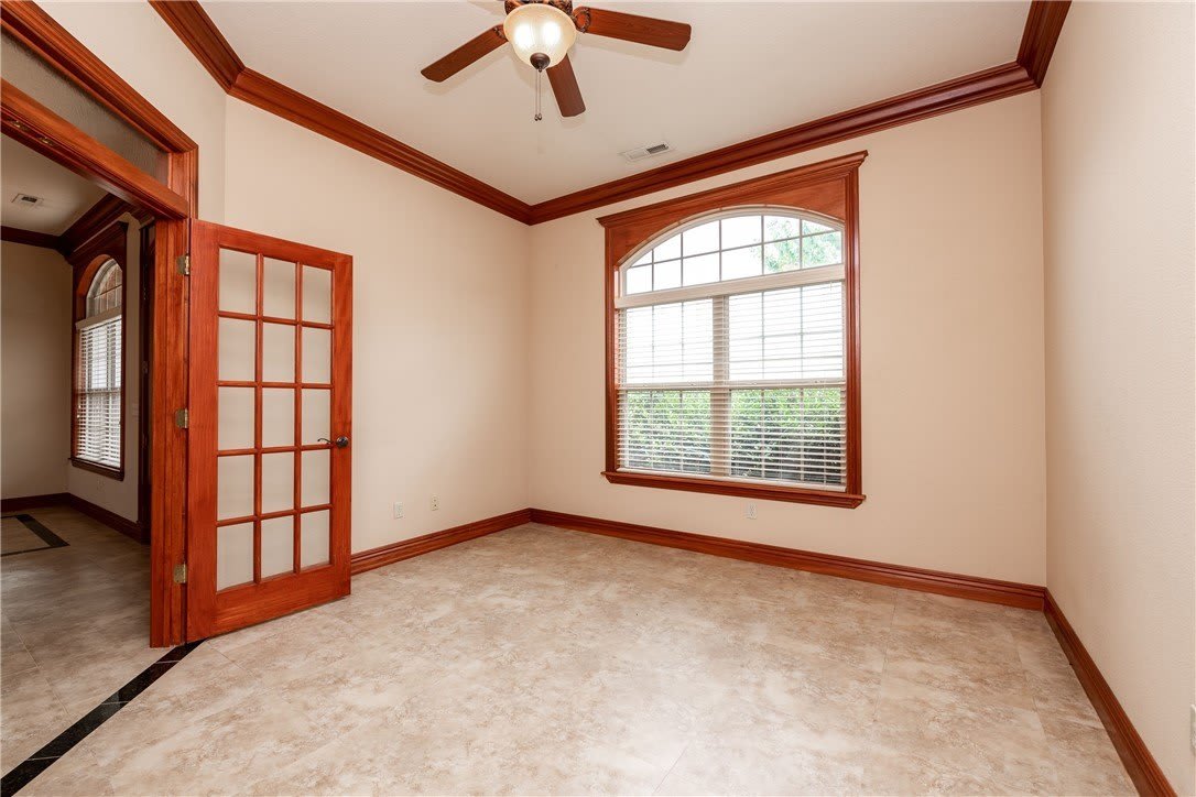 3902 SW Banbury Drive – photo 3