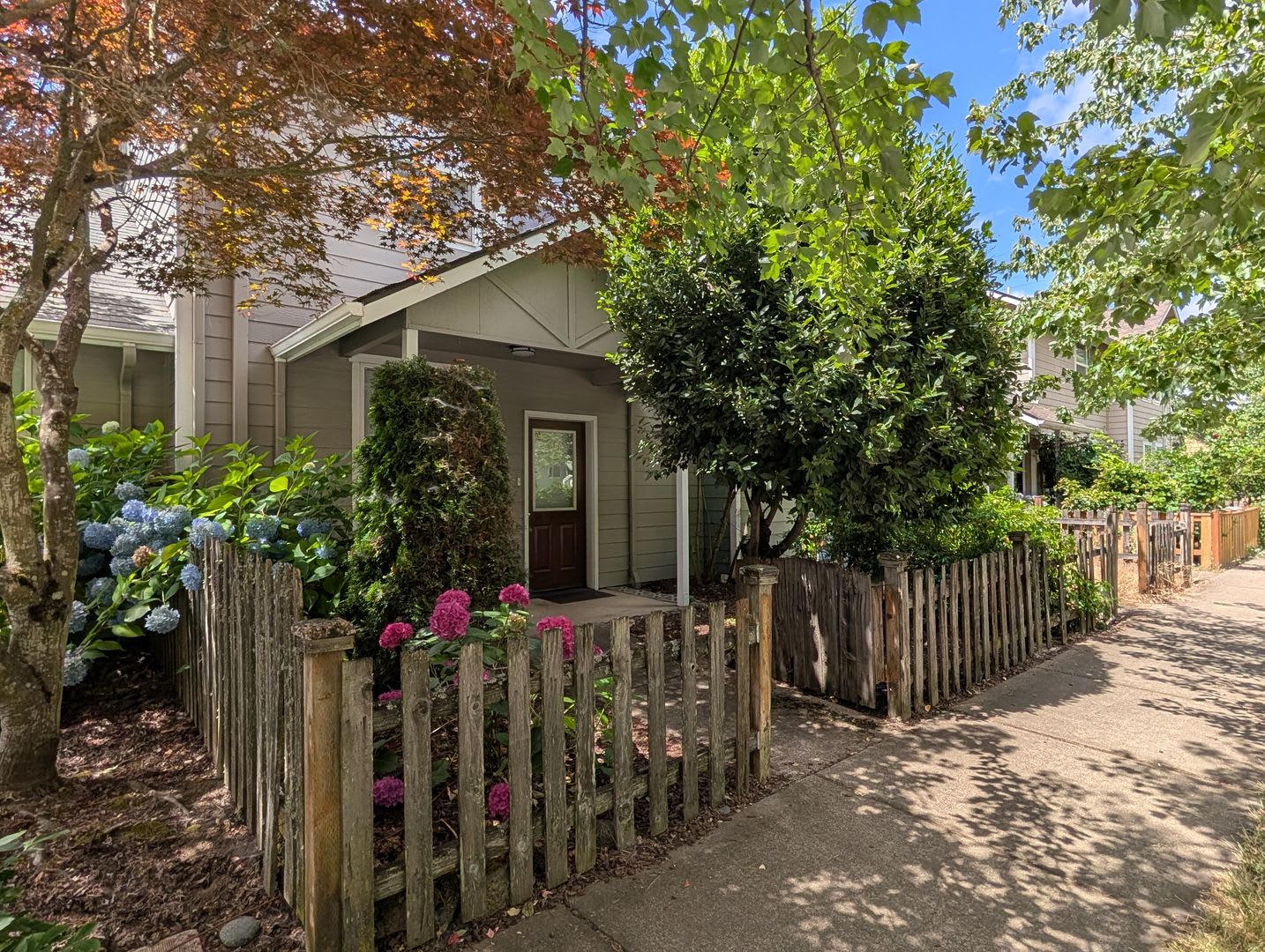 3 Bedroom, 2 Bath Home Close To Skinner Butte! – photo 2