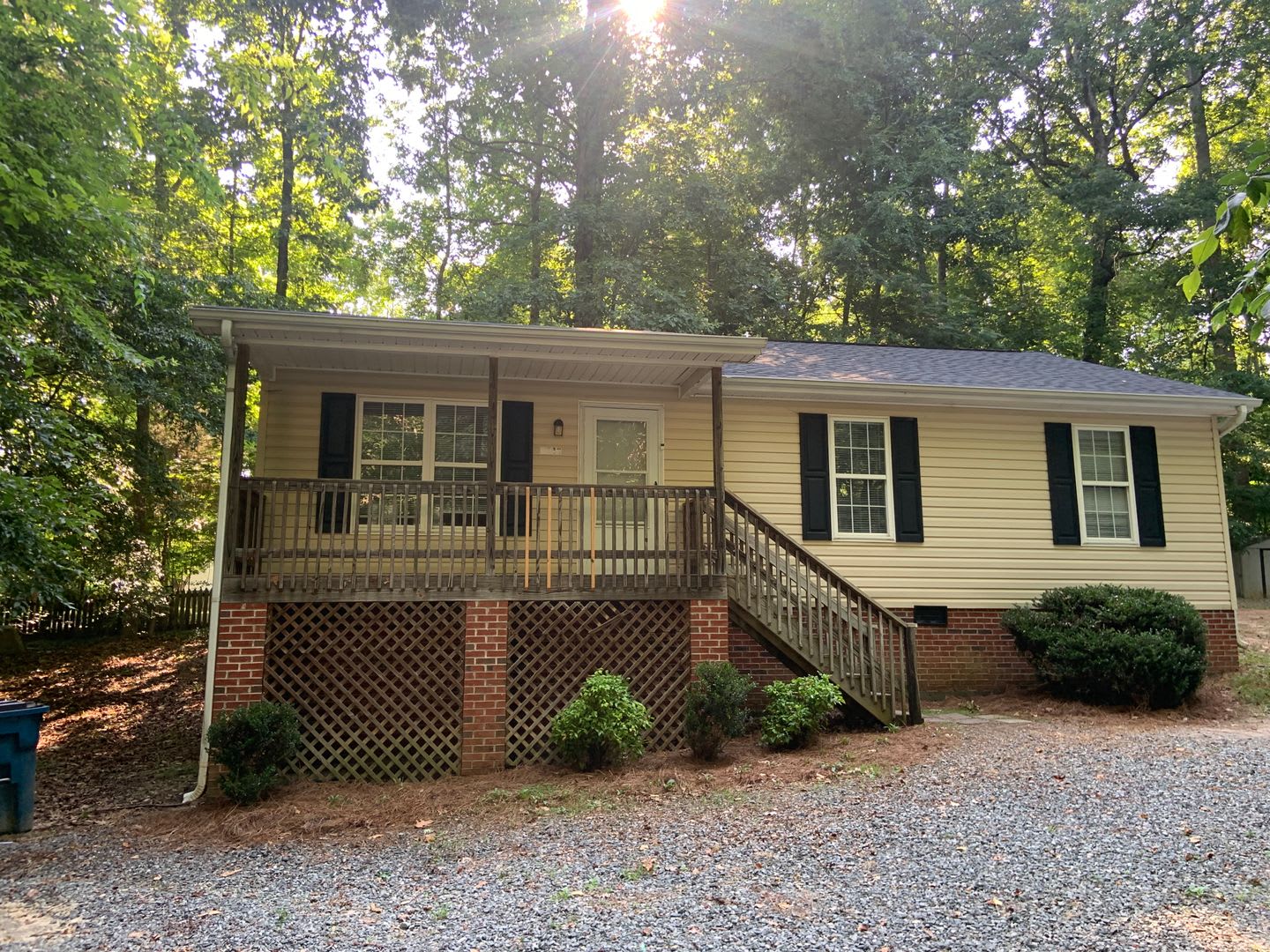 Spacious 3 Bedroom Home With Wooded Privacy – photo 1