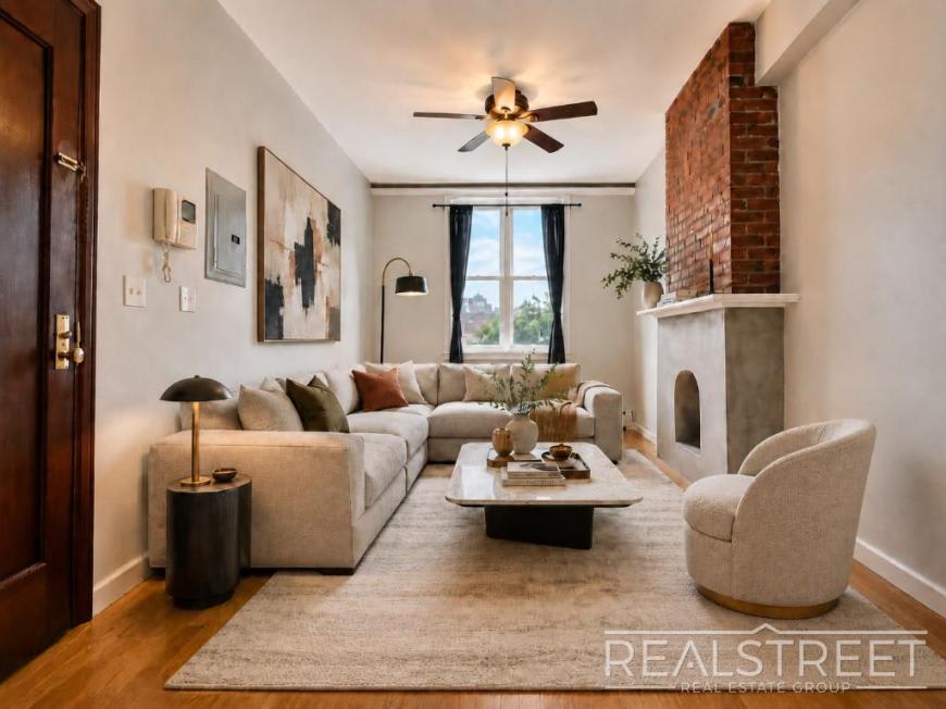 479 Hicks St – photo 3