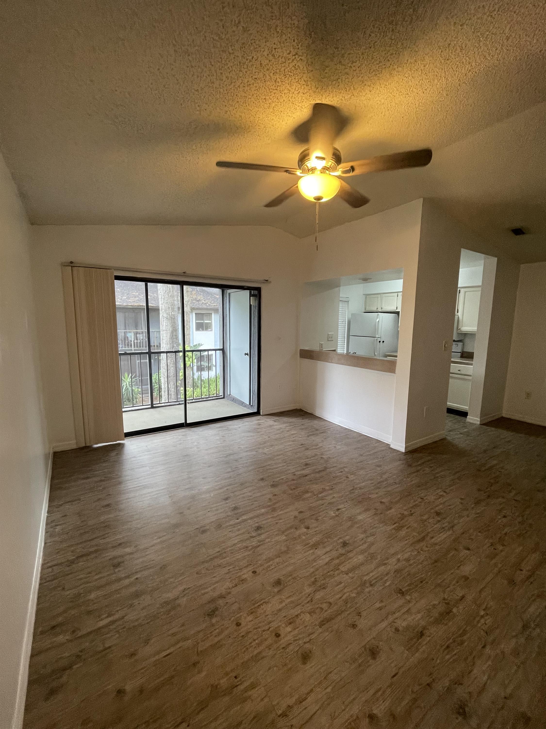 202 Riverbend #201 – photo 3