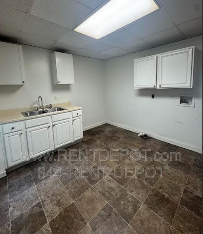 1329 E. Illinois St. – photo 5