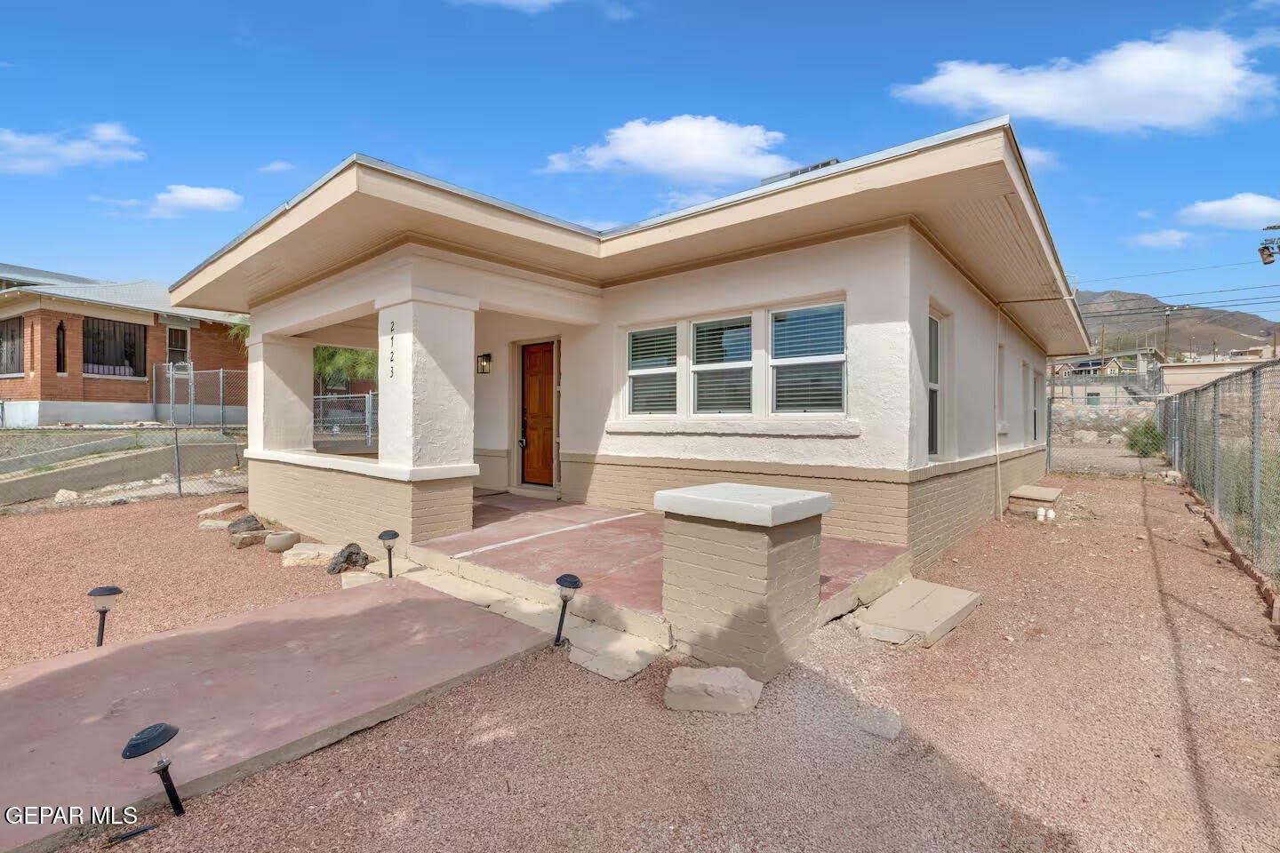 2723 GRANT Avenue – photo 2