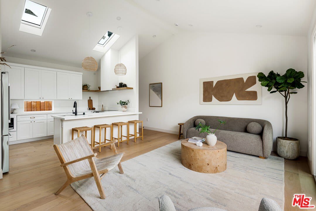 11838 Juniette – photo 1