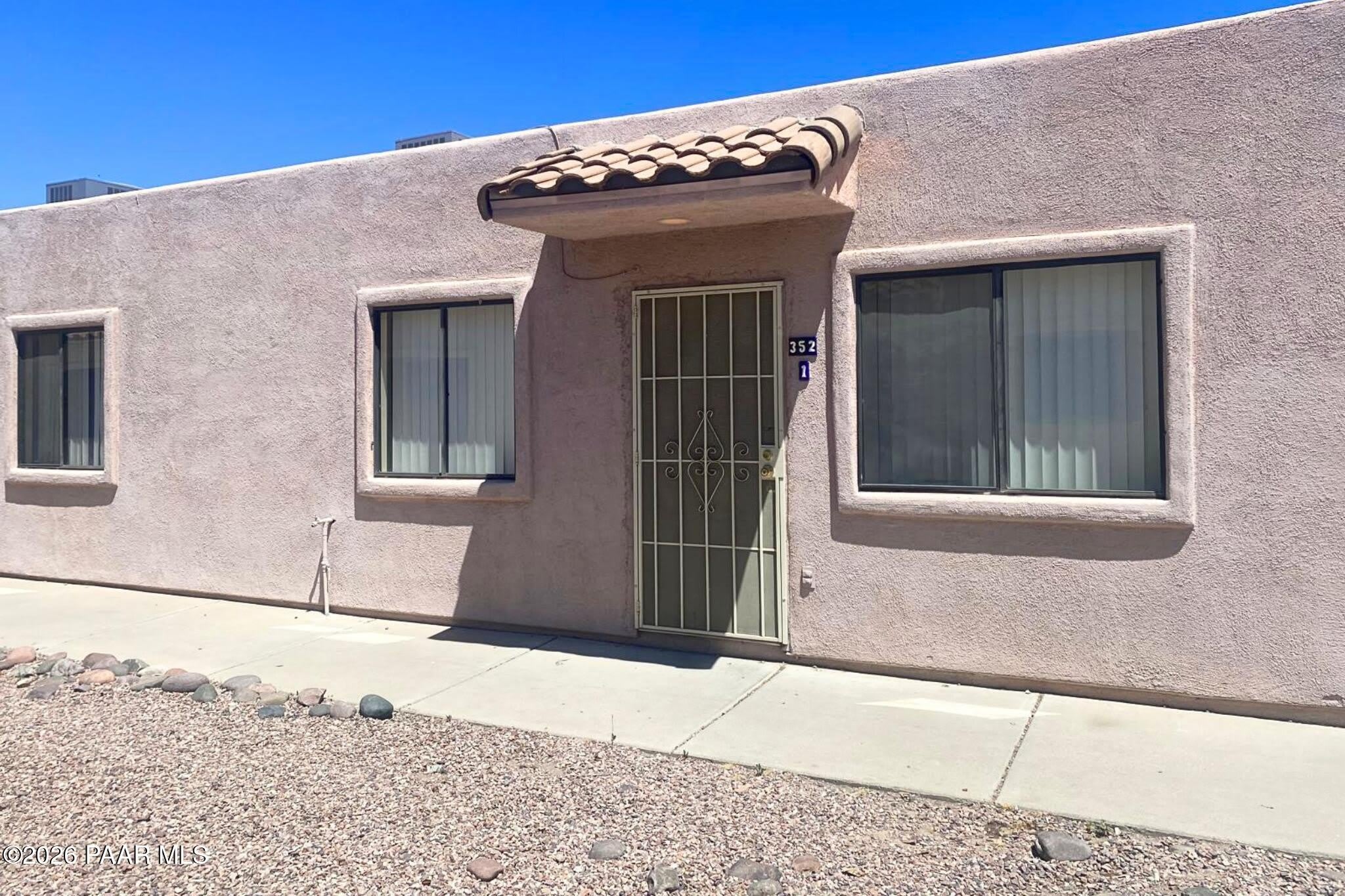 352 W Delano Street – photo 1