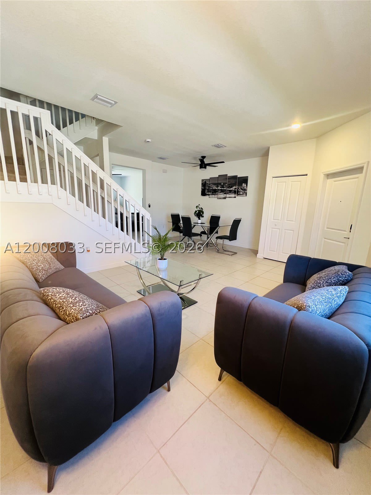 2562 SE 29th St – photo 2