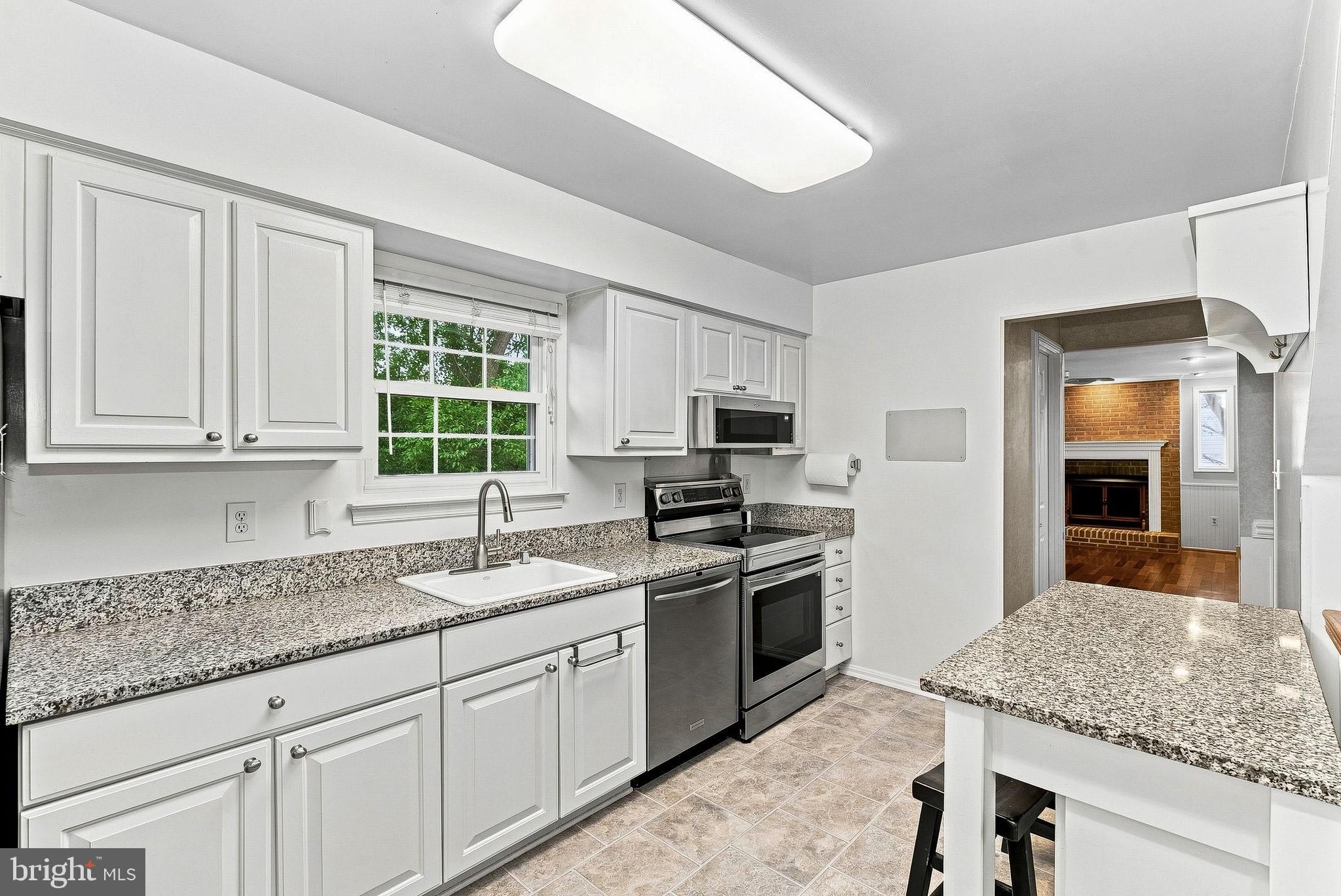 10163 YORKTOWN Way – photo 2