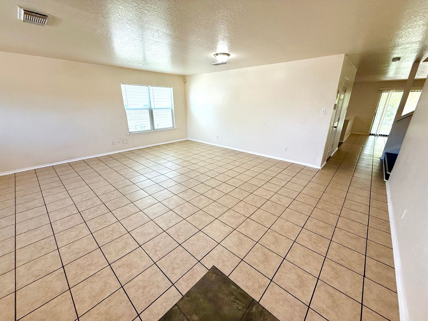 Move In Special 4 Bed 2 5 Bath Loft 2 Car Garage Covered Patio – photo 2