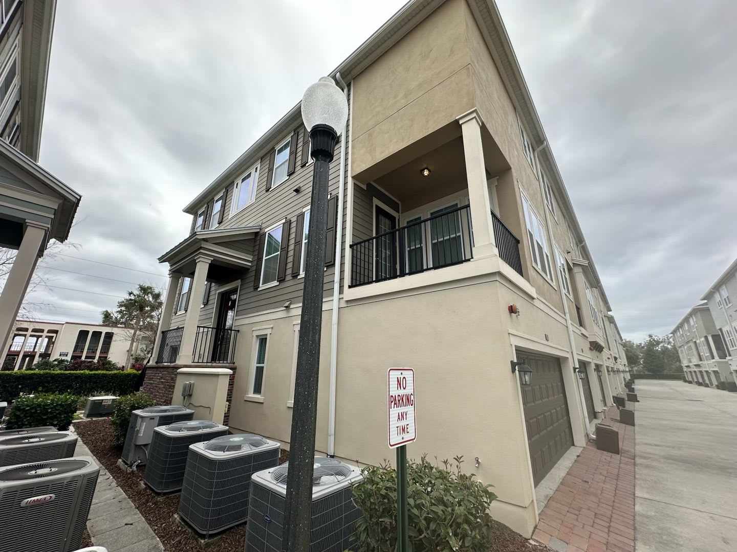 Stunning Three-Story Townhome, Located in the Heart of Altamonte Springs! – photo 2