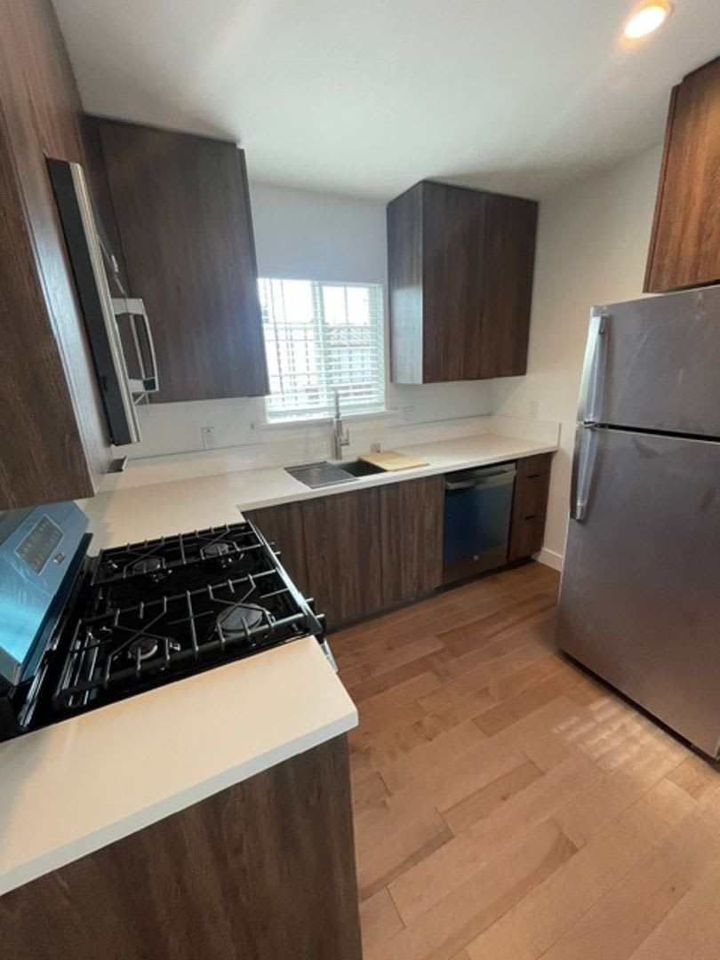 2000 Lincoln Blvd – photo 2