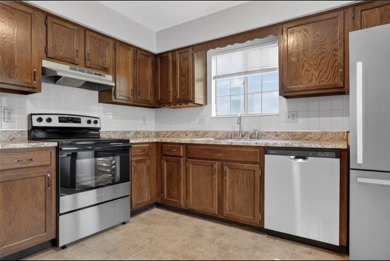 7806 N Oregon Ave – photo 2