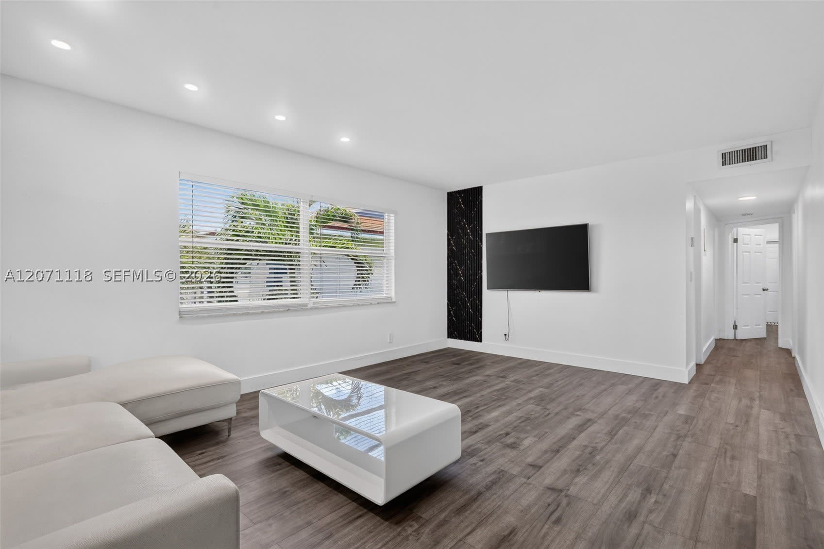 2100 Diana Dr – photo 2