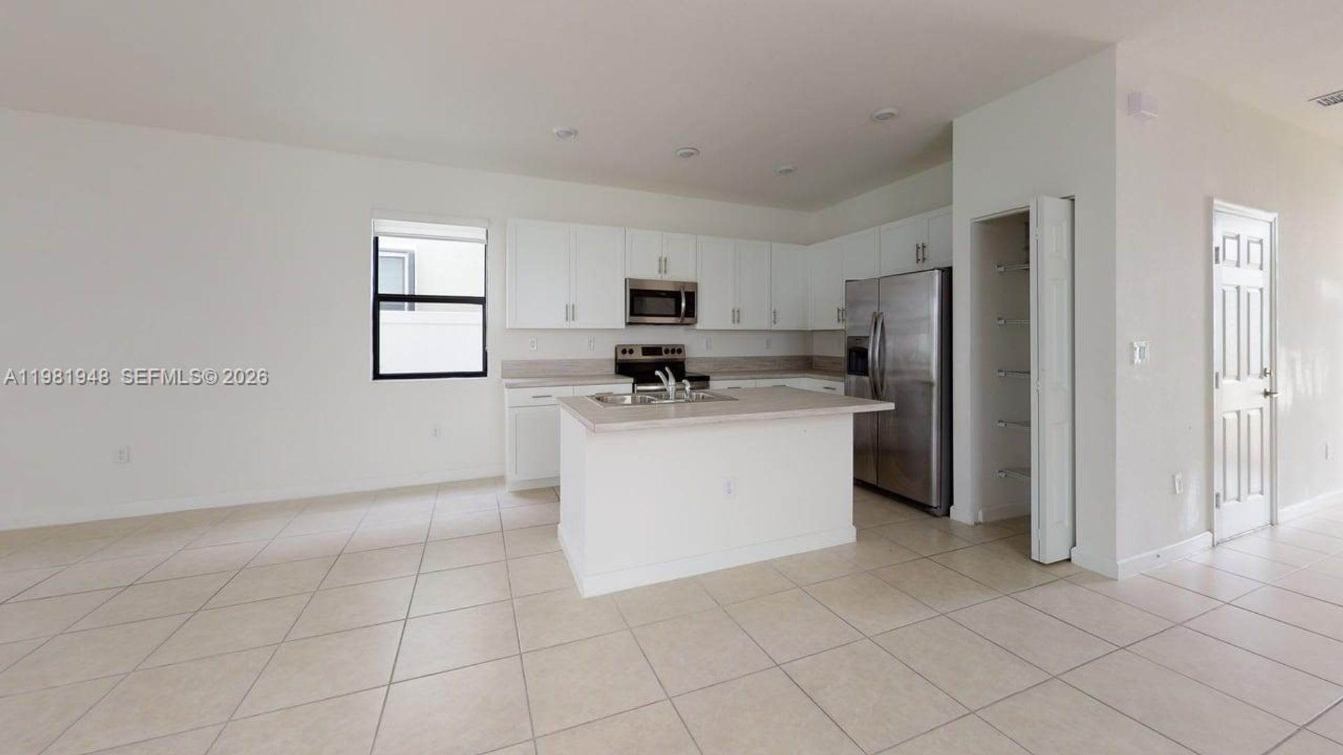 11035 W 35Th Way 11035 Hialeah Fl 33018 – photo 2