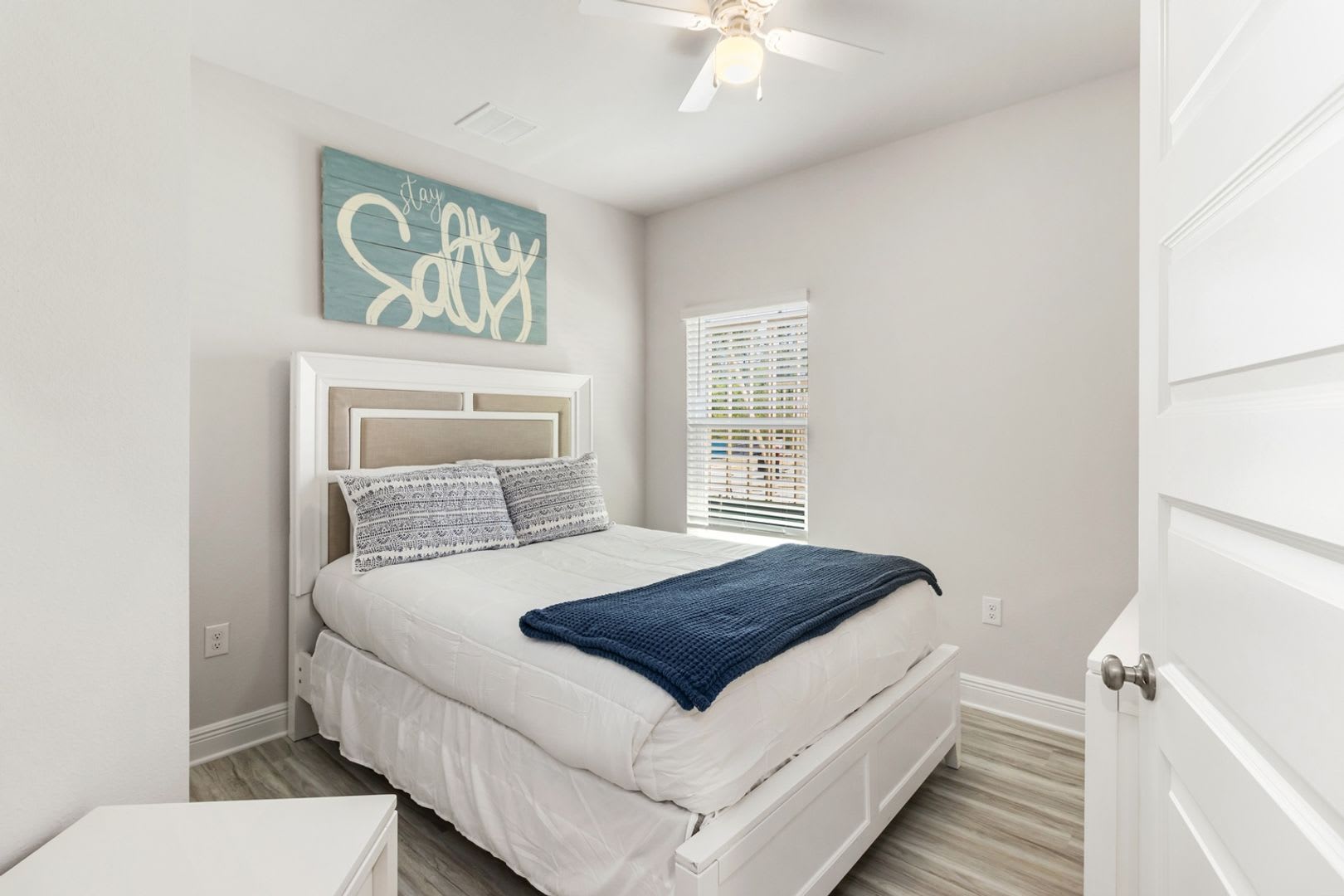Like New 5BR 3BA Home in Port St. Joe- Just 5 mins to the beach and downtown! – photo 3