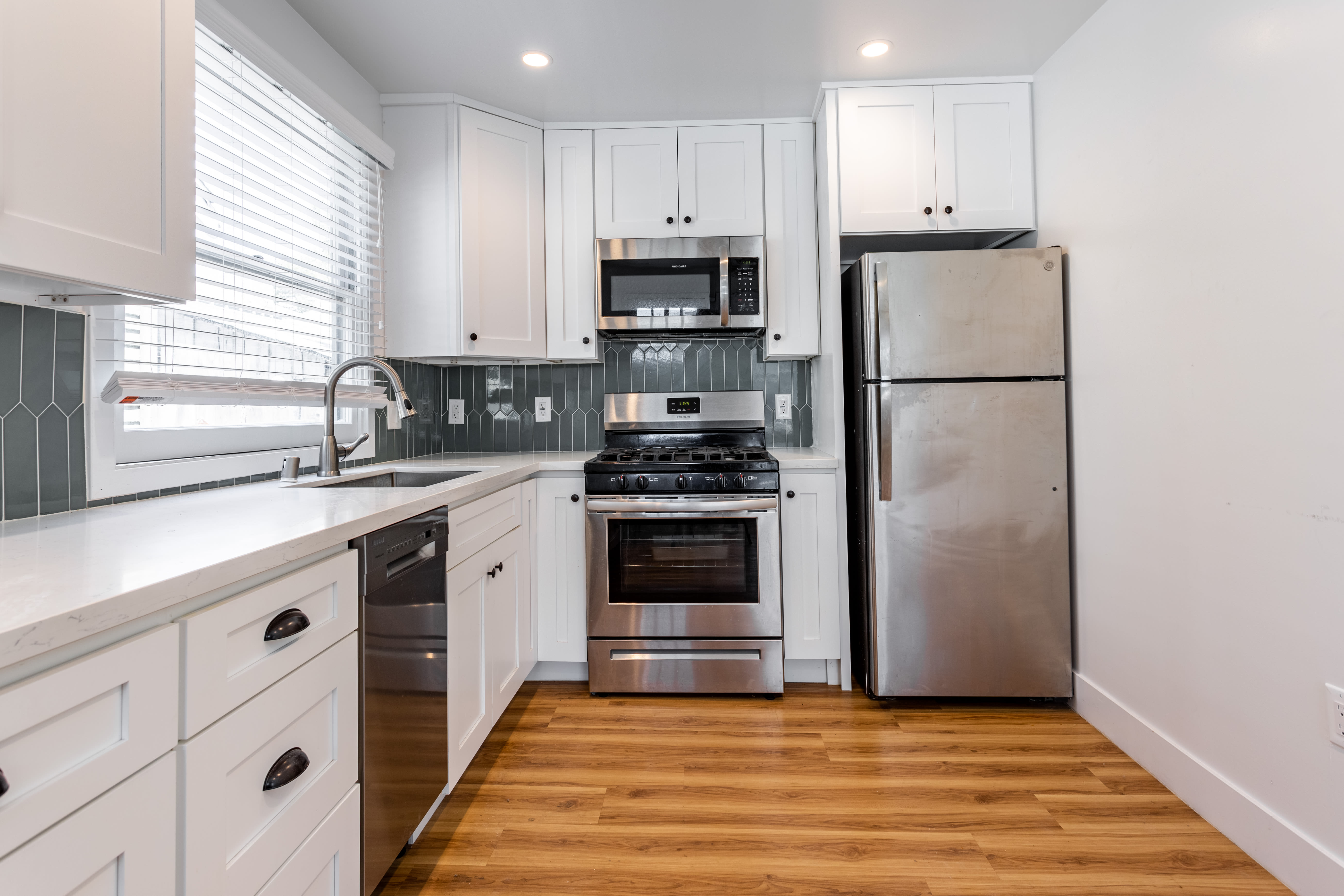 1325 W 24th Street – photo 2
