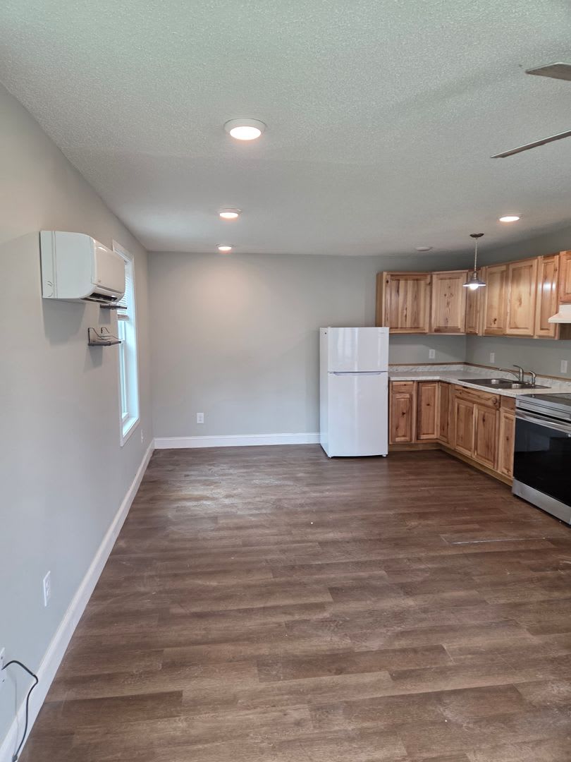 2 bed, 1 bath home for rent – photo 5