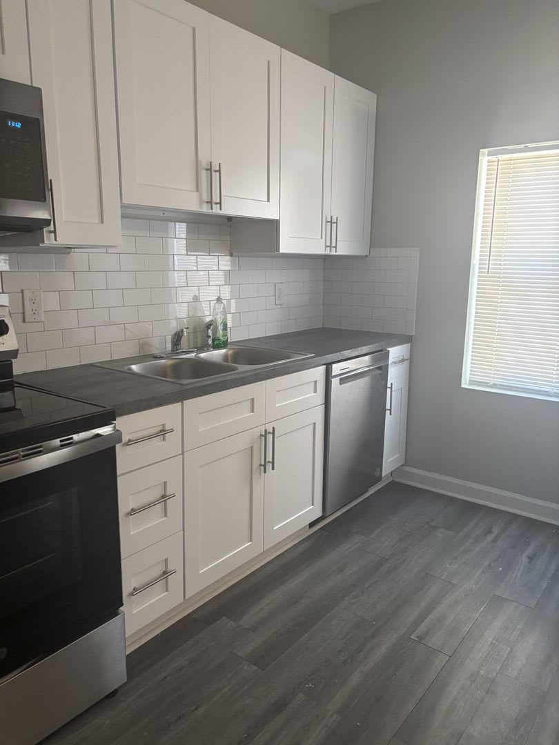 Cozy 3 Bedroom, 1 Bath (Plus Bonus room) Home – photo 4
