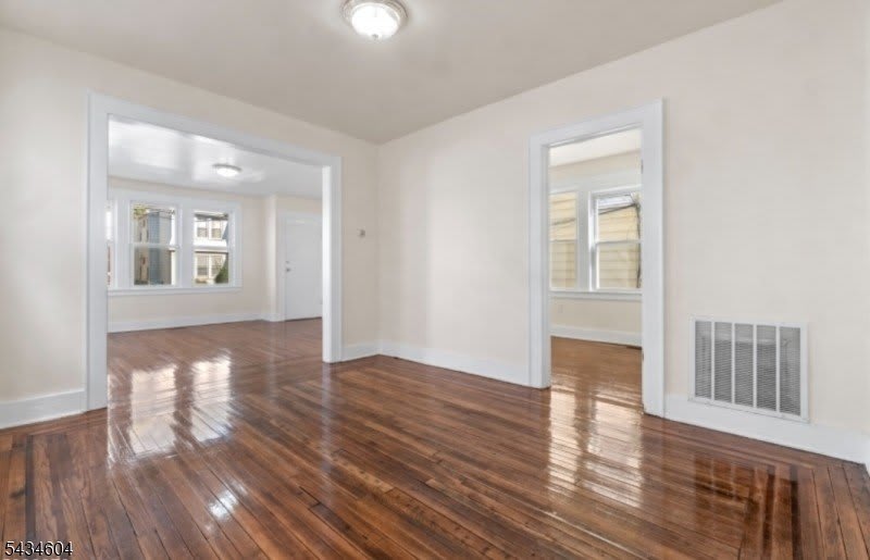 24 Irving Ave – photo 3