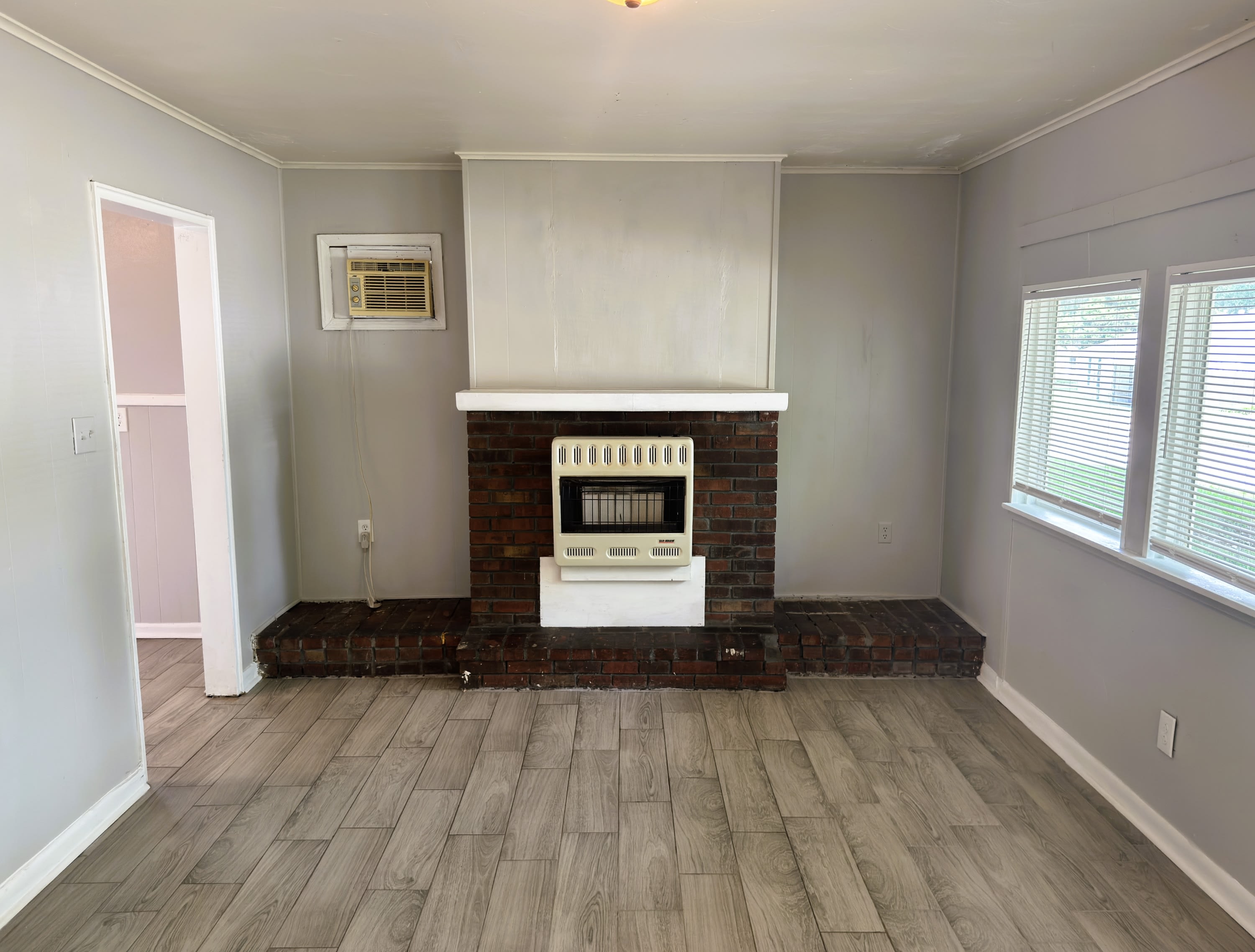 4374 Deborah Avenue – photo 4